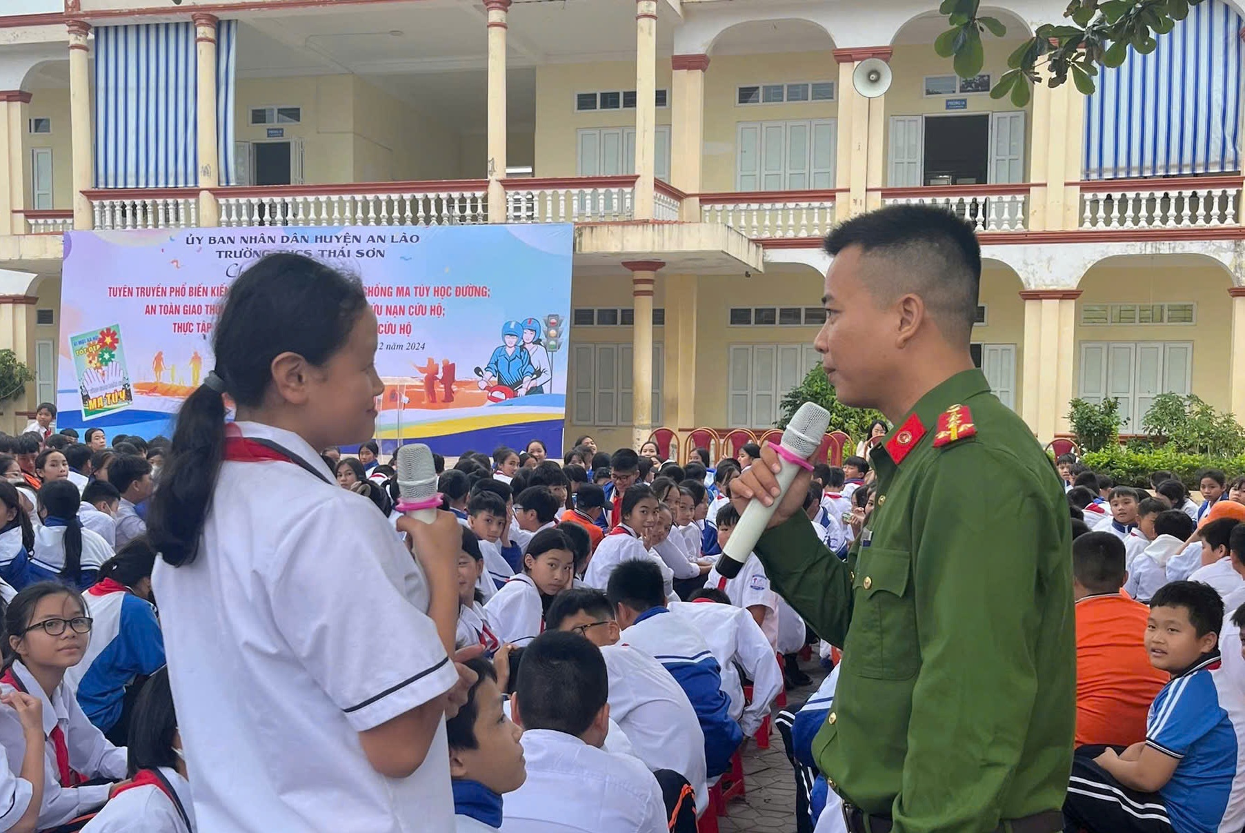 Công an huyện An Lão: Tuyên truyền phòng, chống ma túy và tập huấn kỹ năng PCCC và cứu nạn, cứu hộ tại trường THCS Thái Sơn